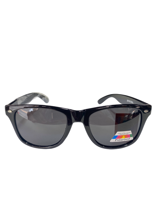 Black sunglasses feature a classic Wayfarer style frame with polarized lenses (1pcs)